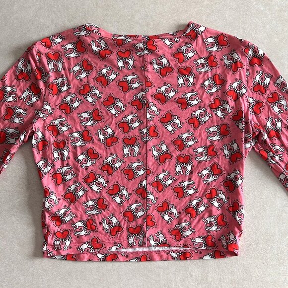 Alice + Olivia X Keith Haring Delaina Holding Heart Crop Top - Picture 8 of 10
